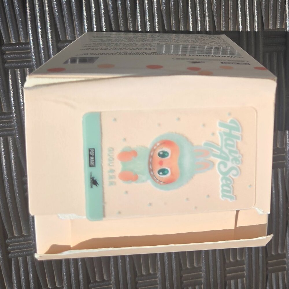 100 authentic Labubus - Picture 6 of 7
